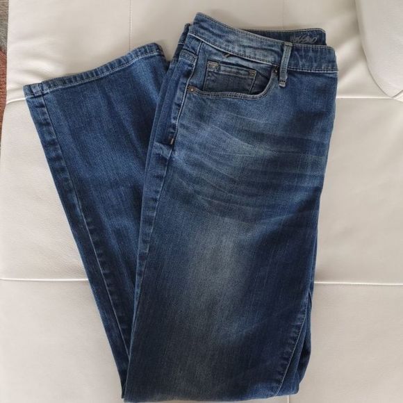 MOSSIMO Mid-Rise Curvy Bootcut Jeans Size 12 Short - Picture 3 of 5